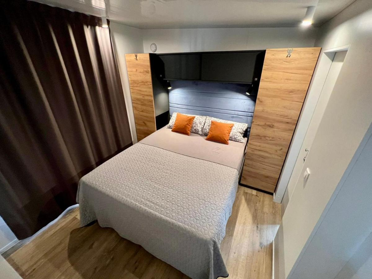 Villa Family Grand De Luxe Mobilhome Selce Εξωτερικό φωτογραφία
