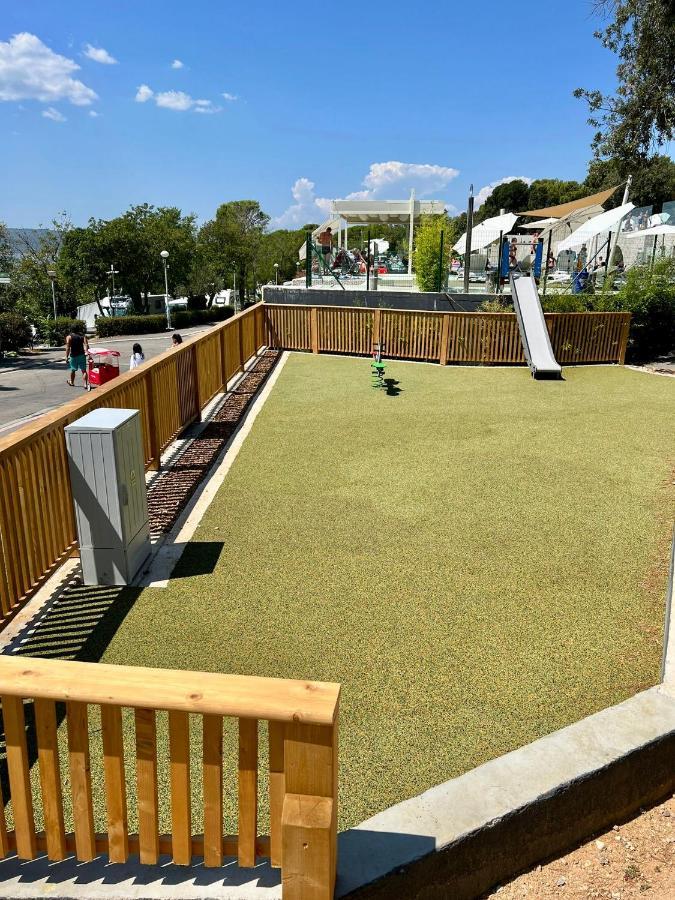 Villa Family Grand De Luxe Mobilhome Selce Εξωτερικό φωτογραφία